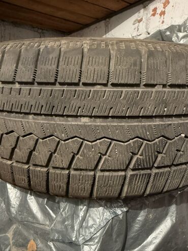 шины для авто: Комплект зимних шин, радиус R16. В хорошем состоянии, без проколов