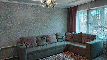 советский мебель: Бурчтук диван, түсү - Боз, Колдонулган