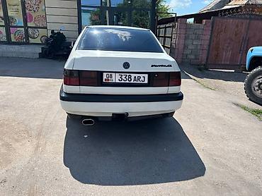 Транспорт: Volkswagen Vento: 1993 г., 1.8 л, Механика, Бензин, Седан — 3