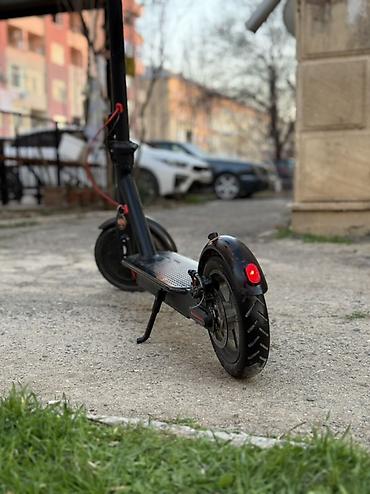 Elektrikli samokatlar: Elektrik skuter – qara rəng - Şəhər içi rahat hərəkət üçün yığcam — 3