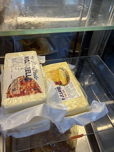 Молочные продукты: Məhsul: Dilimlik pendir blokları - Növlər: - Mozzarella (pizza — 1