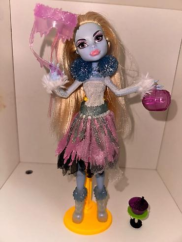 qedimi oyuncaq: Monster High kuklası – Abbey Bominable (Ghouls Rule seriyası) - Buz — 1