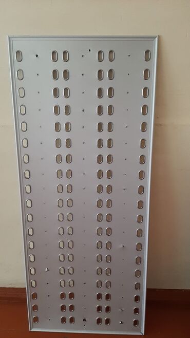 Vitrin üçün aksesuarlar: Məhsul: Mağaza vitrin sistemi üçün perforasiyalı relslər və asqı — 17