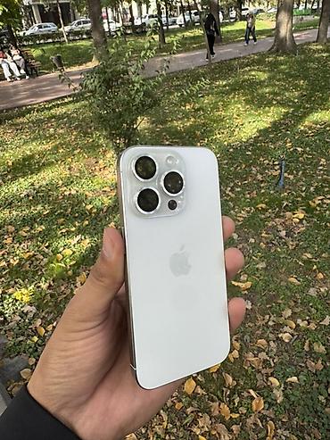 Apple iPhone: IPhone 15 Pro, Б/у, 256 ГБ, Белый, Чехол, 86 % — 1