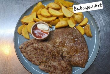 Aşpazlar: Hamburqer ustası, 24 yaş, 6 ildən artıq təcrübə — 3