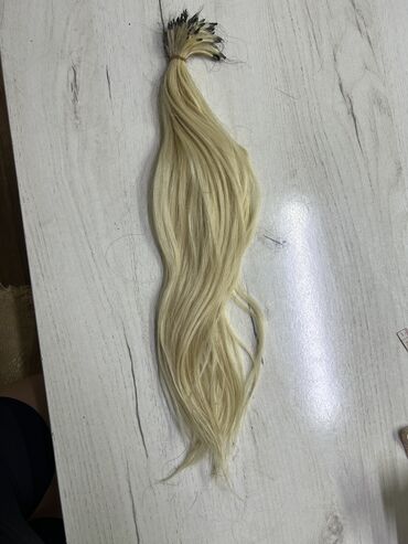 продам волос: Продаю волосы блонд натуральные 
83 капсулы от 47 до 50 см