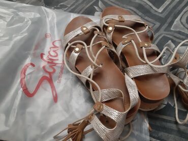 zenske sandale beograd: Sandals, Safran, 37