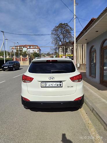 kia rio farasi: Hyundai ix35: 2 l | 2011 il Krossover — 4