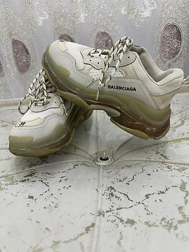 jordan krasofka: Balenciaga, Ölçü: 39, rəng - Bej, Yeni — 1