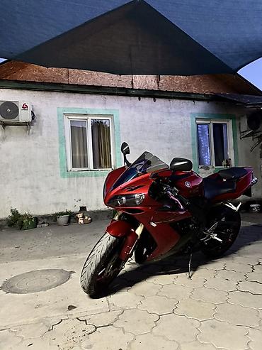 мотоциклы 200 куб: Спортивный мотоцикл Yamaha YZF-R1 (поколение YZFR1) в красном цвете — 5