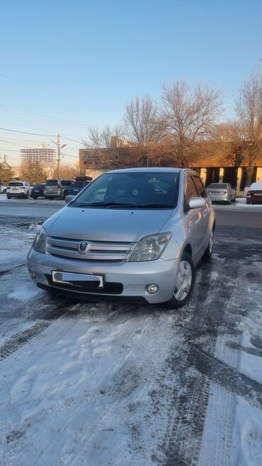 Toyota: Toyota ist: 2002 г., 1.5 л, Автомат, Бензин