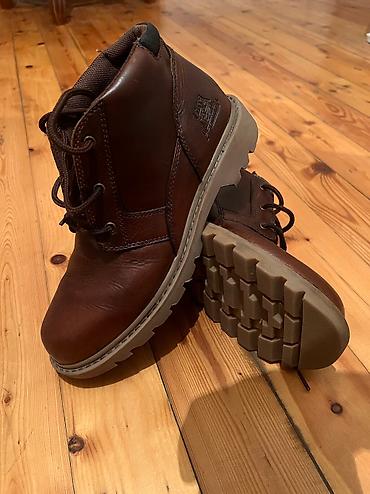 səndəl ayaqqabı: Deri boot ayaqqabi 41razmer az istifade olunub CAT bredi — 6