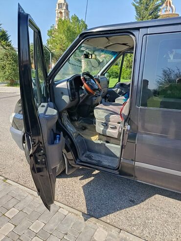 Ford: Ford Transit: 2.2 l | 2002 il 400598 km Van body type — 9