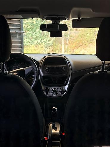 Продажа авто: Chevrolet Spark: 2018 г., 1 л, Вариатор, Бензин — 9