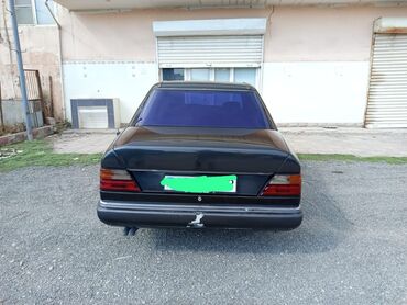nolyeddi şəkilləri: Mercedes-Benz W124: 3 l | 1992 il Sedan