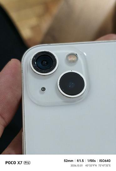 Apple iPhone: IPhone 13 mini, белый цвет. Компактный корпус с плоскими гранями — 2