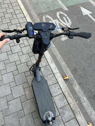 Elektrikli samokatlar: Elektrik skuter Kingsong N12 pro Maksimal sürət 60 Yürüş məsafəsi 50 — 7