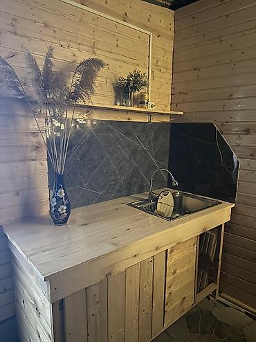 Аренда отелей и хостелов: Дачный гостевой домик с баней на Панораме 2 спальные комнаты Гостиная — 6