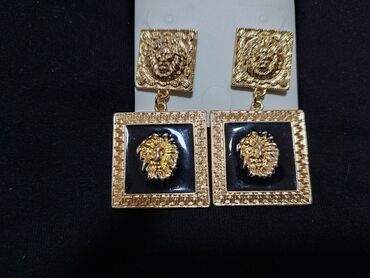 zlatni kais za haljine: Prelepe ("zlatne) mindjuse Versace
prelepo stoje