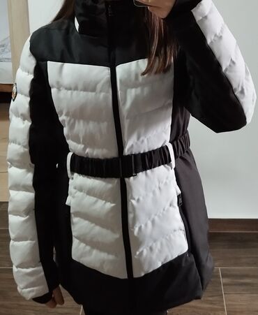 bela zimska jakna broj: M (EU 38), Sa postavom