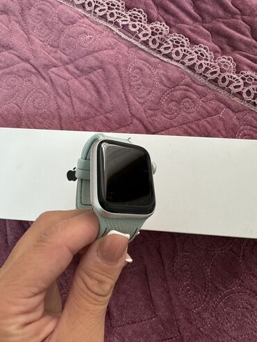 apple watch bishkek: Продаю Apple Watch Se(1поколение) 40мм Состояние хорошее,мелкие