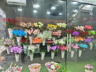 iş vakansiyaları 2024: Gül maqazinine təcrübəli florist ( Buket bağlıyan) axtarılır əlavə