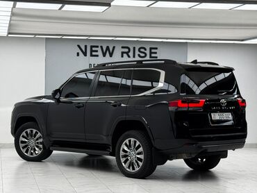 Toyota: Toyota Land Cruiser: 2022 г., 3.5 л, Автомат, Бензин, Внедорожник — 5