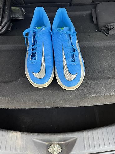 buts nike: Nike Phantom futbol butsları (çəmən/mini futbol üçün) - Rəng: parlaq — 1