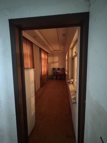 Uzunmüddətli kirayə mənzillər: Təcili satılır !!! 9mərtəbəli binanın 1ci mərtəbəsi. Ev köhnə — 8