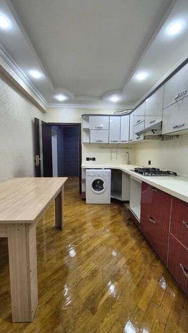 Uzunmüddətli kirayə mənzillər: Bakıxanov qəsəsbəsi (Razində), 80 və 310 nömrəli məktəbin — 6