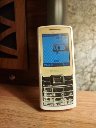 Samsung: Samsung C5212 Duos, < 2 GB Memory Capacity, rəng - Ağ, Düyməli, İki sim kartlı