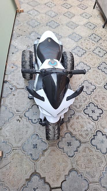 Uşaq üçün elektrik maşınları: Uşaq üçün elektrikli üçtəkərli motosiklet - Model: Motion (üzərində — 1