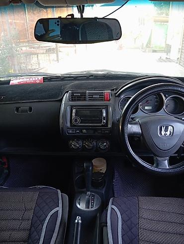 Honda Fit: 2003 г., 1.5 л, Вариатор, Бензин, Хэтчбэк — 7