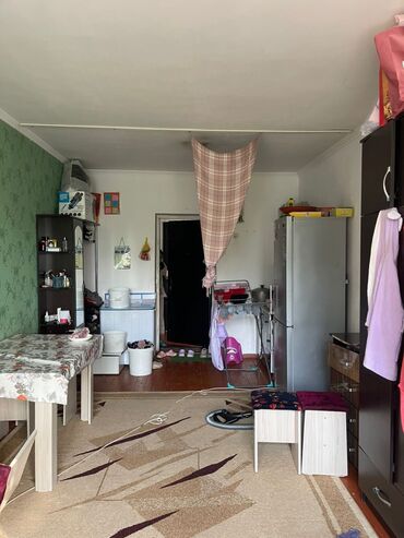 купить квартиру в рассрочку от хозяина: 1 бөлмө, 18 кв. м, Жатакана жана мейманкана түрүндө, 2 кабат, Эски ремонт