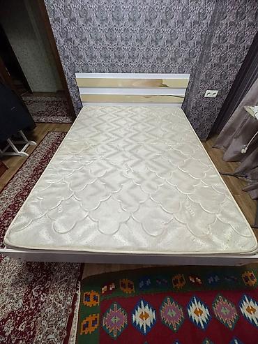 бу ширма: Двуспальная кровать, Б/у, С матрасом, длина - 200 см — 1