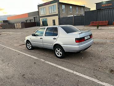 Volkswagen: Volkswagen Vento: 1995 г., Седан — 1