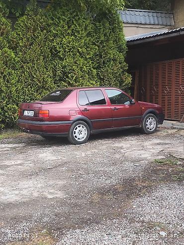 Volkswagen Vento: 1993 г., Седан