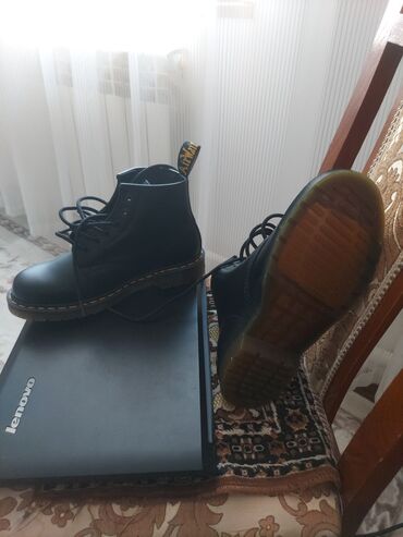Ботинки: Продаю ботинки мужские Доктор Мартинс оригинал из Германии размер 40