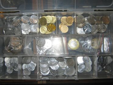 коллекция денег: Монеты более 180 (уже меньше. ) стран мира. Большая коллекция