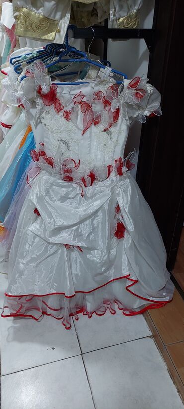 Donlar: Qiz uşagi ucun 30 eded geyimler 5 yaşdan 12 yaşa kimi .baxir — 13