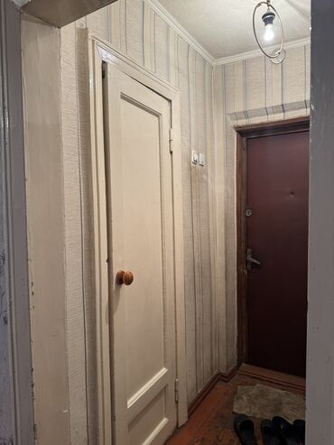 сдаю дом без хозяина бишкек: 2 комнаты, 60 м², Хрущевка, 2 этаж, Старый ремонт