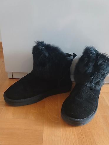 bata obuca promenada: Crne ženske zimske čizme STEPHAN, model do članka. - Materijal: meki — 2