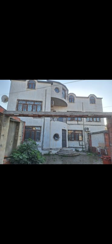 həyət evləri xirdalan: 3 kv. m, 5 otaqlı, İşıq