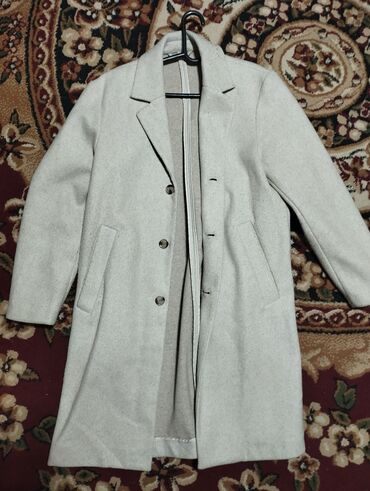 прокат одежды: Продаю пальто мужское