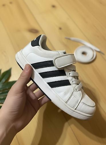ağ mokasinlər: Rəng - Ağ Krossovkalar, Adidas, Ölçü: 31, Oğlan üçün — 3