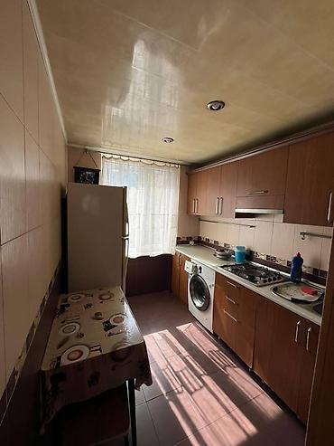 bakida ev: İcarəyə verilir 3 otaqlı köhnə tikili 100 m², Elmlər Akademiyası m — 2
