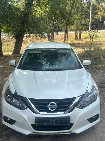 продаю авто ниссан: Nissan Altima: 2018 г., 2.5 л, Автомат, Бензин, Седан