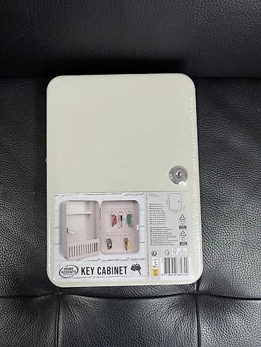 stilsko: Metalna kutija/ormarić za ključeve – Home Accents “Key Cabinet” - — 2