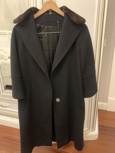 съемный меховой воротник на пальто: Пальто Италия, 42 размер. Воротник натуральная норка. Сост идеальное