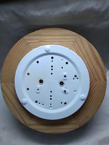 spric 200ml: Plafonjera metalna sa drvenim ramom okrugla dia 30 cm. "staklo" je od — 4